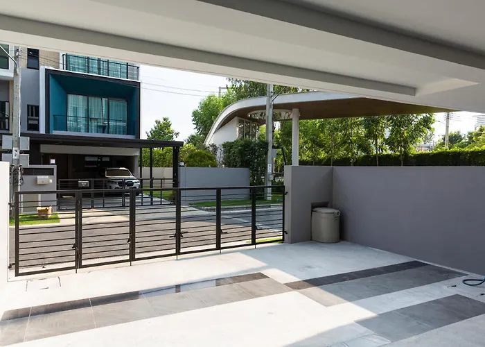 ホリデーパーク Luxurious House, Quiet, Nordic Style 230 Sqm バンコク都